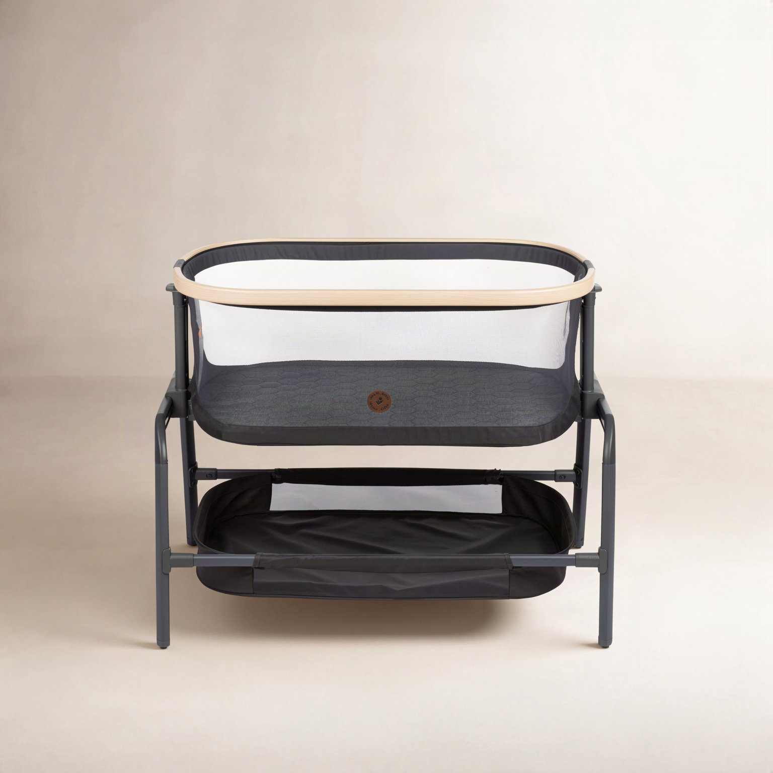 Iora Bedside Bassinet, Classic Graphite