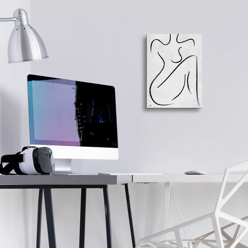 «Sitting Woman» par Yass Naffas Designs, H 16 po x l 12 po x P 0,13 po
