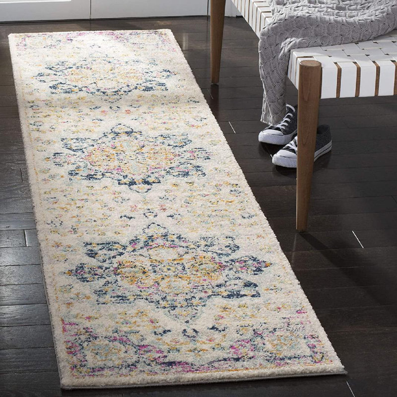 Tapis oriental ivoire / fuchsia Christa, Tapis de couloir 2 pi x 6 pi