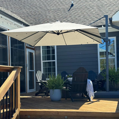  Parasol carré gris clair en porte-à-faux 10 pi Arlmont & Co. avec tissu recyclé résistant à la décoloration et rotation à 360 degrés