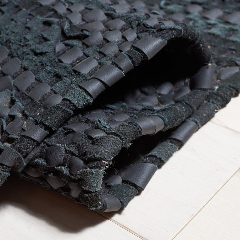 Tapis noir tissé à plat à la main Elle, Rectangle 8 pi x 10 pi