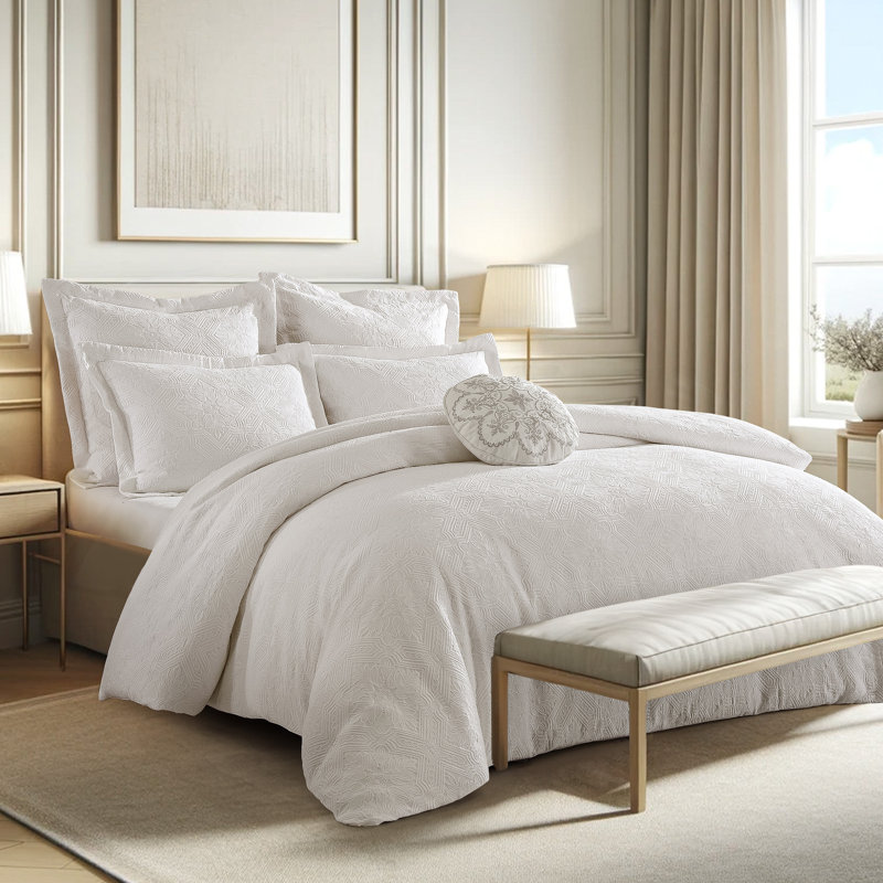 Matelasse Bright White Full/Queen Comforter Set