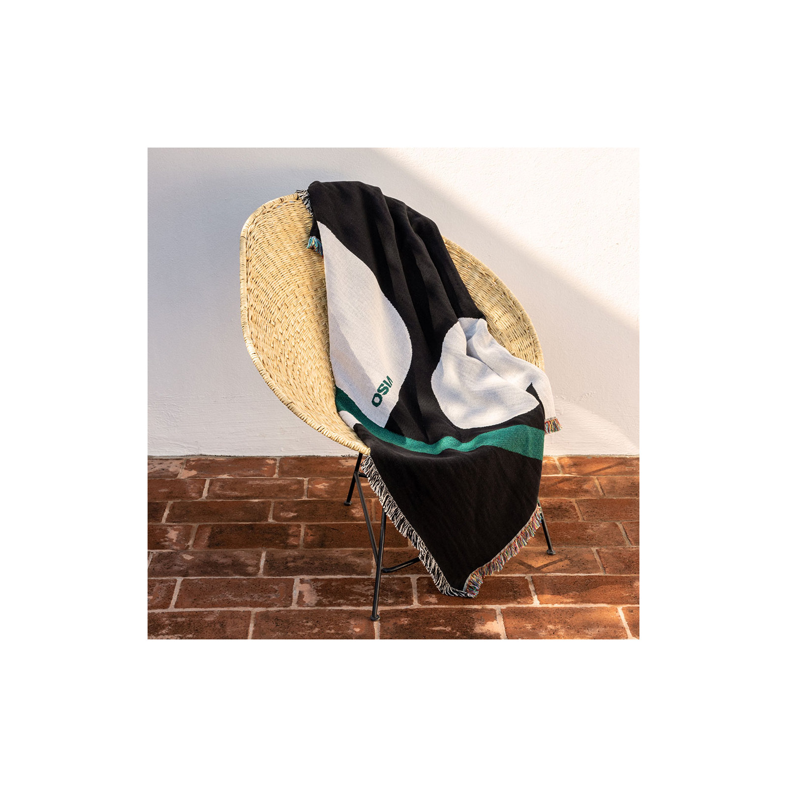 VISO Black Tapestry Throw