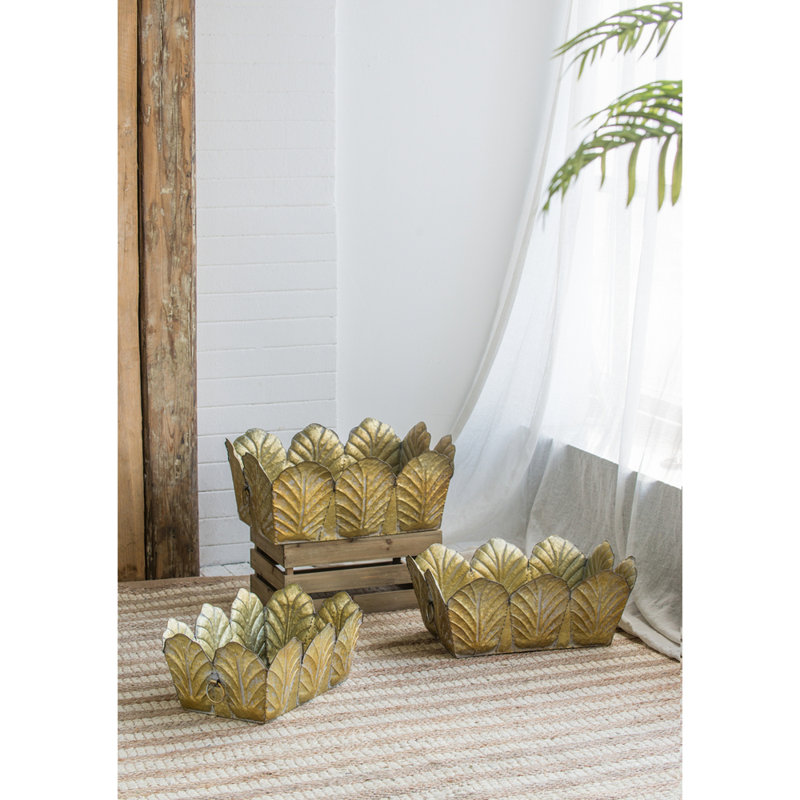 Ensemble de 3 jardinières en métal patiné, L: 22 x 16,7 x 8,3 po, M: 21 x 16,5 x 7,3 po, S: 18 x 13,5 x 7 po