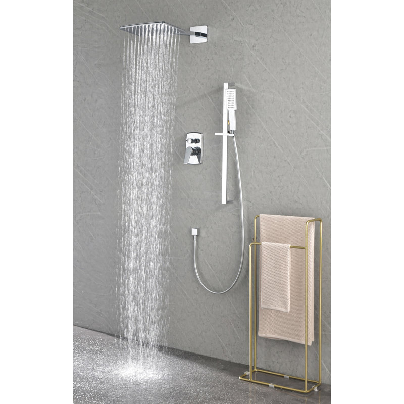 Système de douche en design - système de tête, douche à main, barre coulissante, bras, tuyau, garniture de soupape et interrupteurs de commande: le tuyau crée un environnement relaxant