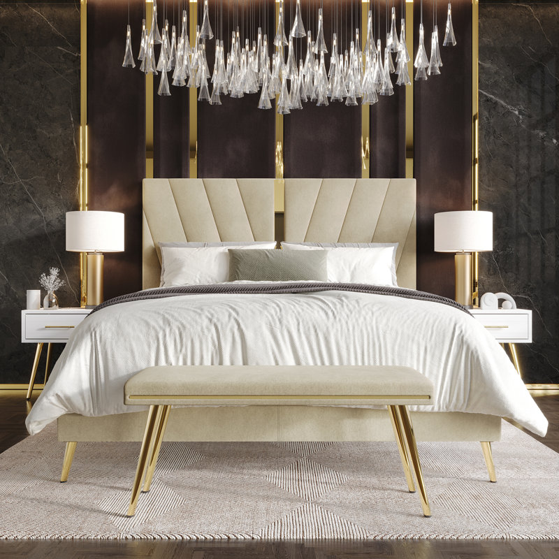 Lakeysa Piece Bedroom Set, Queen, Champagne
