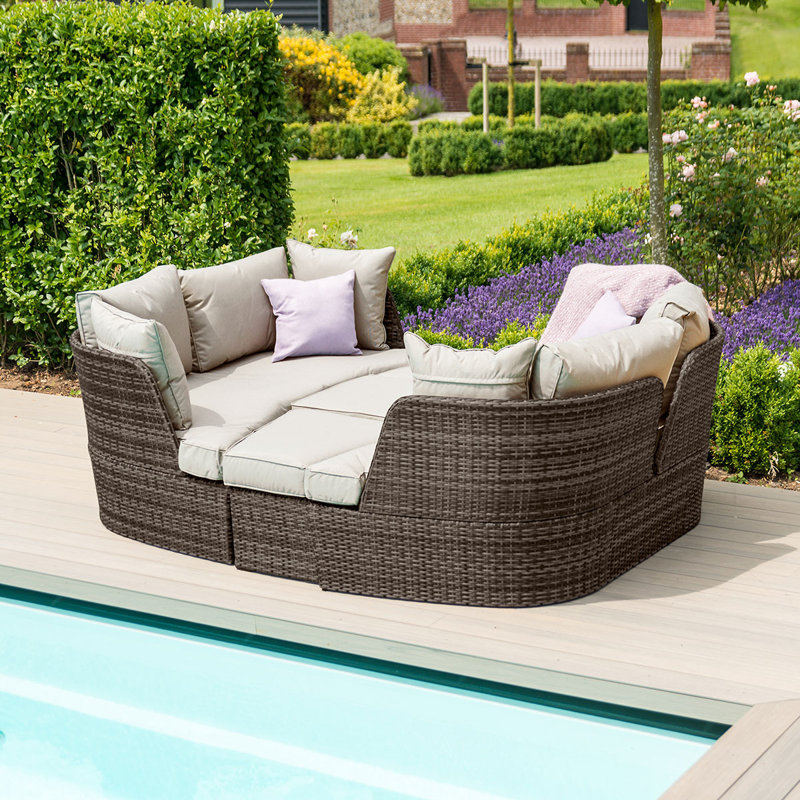 Finna Rattan Daybed, Brown