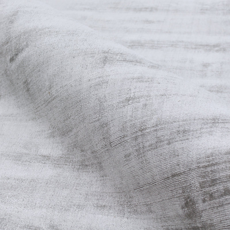 Silk Area Rug in Light Gray, Runner 2'6" x 7'