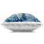 Coussin décoratif imprimé deux tortues nageant par LSR Creative Studio