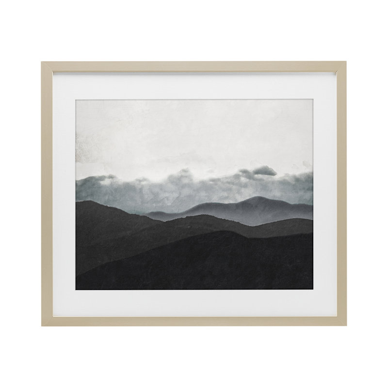 Impression encadrée sous verre Layered Foggy Hills, conception par Elizabeth Medley, H 17 po x l 21 po