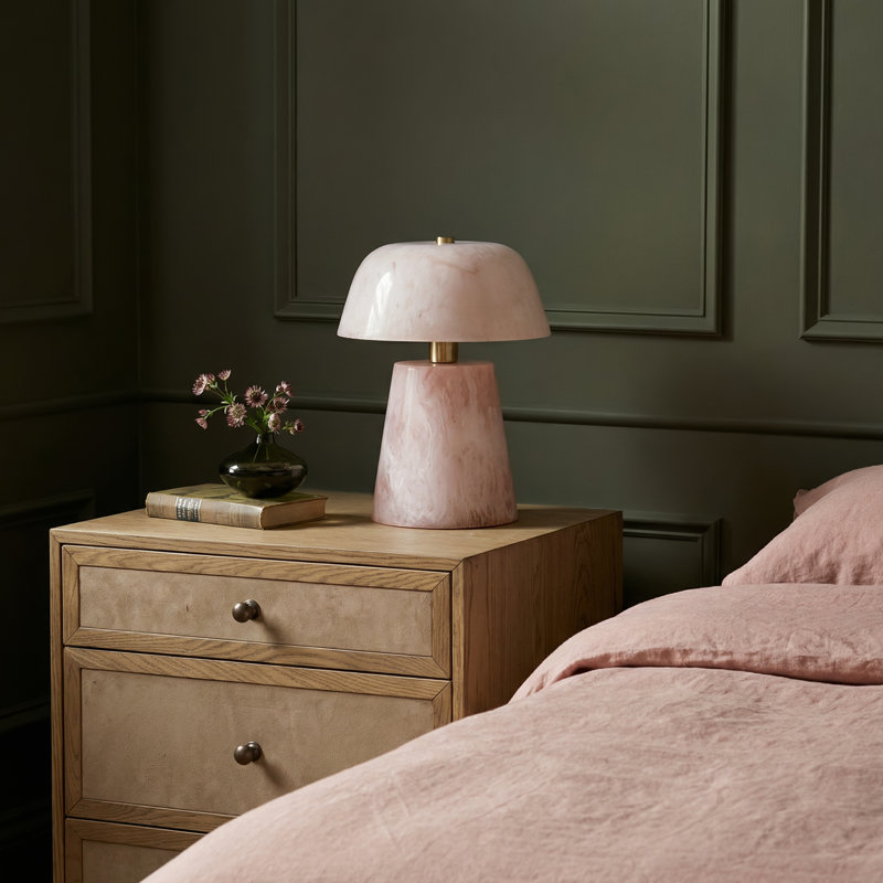 Pouty Pink Resin Table Lamp