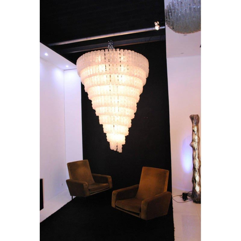 Lustre Mizrahi, Fumée texturée, Nickel poli, 33” Diameter x 65” Height