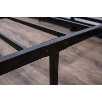 Base de lit plateforme moderne en acier noir grand format - aucun sommier requis, support solide jusqu'à 2000 livres
