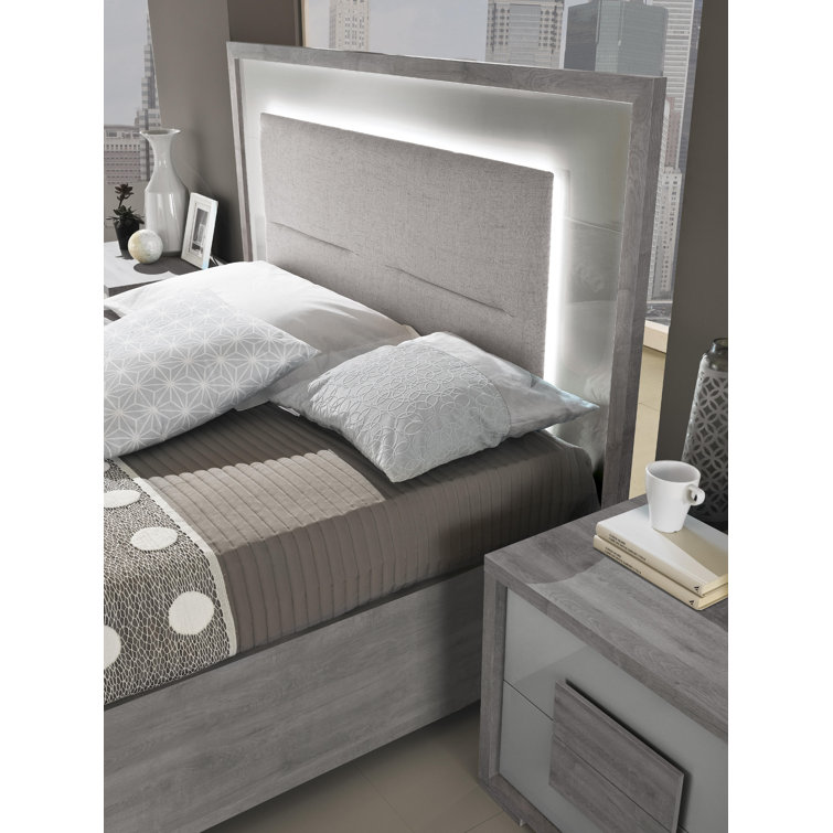 Storage Platform Bed Latitude Run Size: King