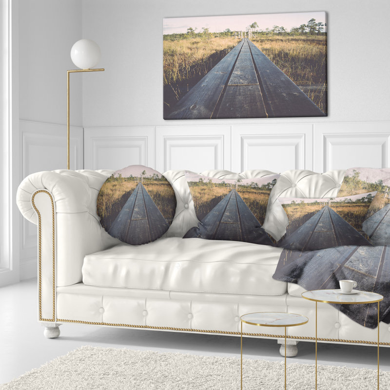 Sentier en bois sur une tourbière en automne - coussin à imprimé paysage, Rectangle, 12 po x 20 po