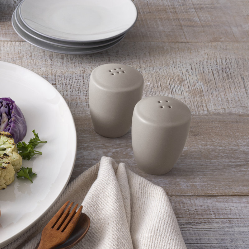 Sel et poivre Noritake Colorwave, 3-3 / 8 po, Sable
