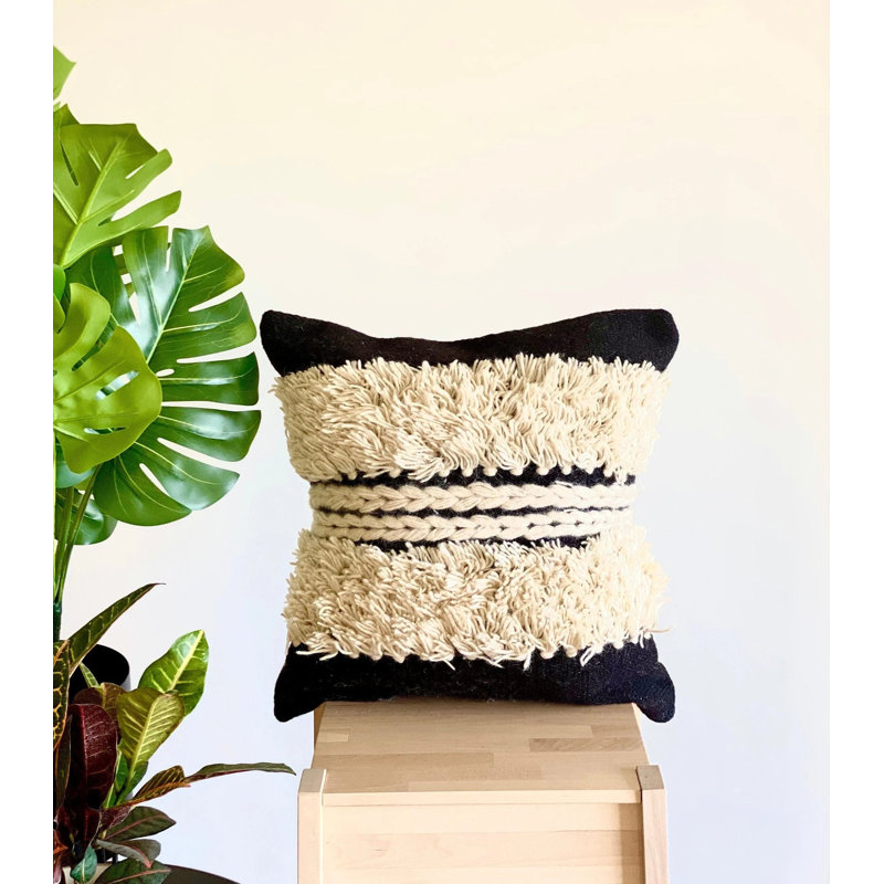 Oreiller blanc à franges blanches, Rectangle 1 pi 10 po x 1 pi 10 po