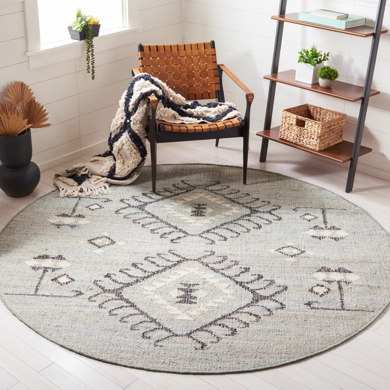 Gilreath Flat Weave Jute Southwestern Rug, Round 7'