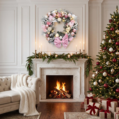 Couronne de Noël pré-illuminée de 61 cm (24 pouces) avec 20 lumières DEL, décorations en forme de cœur et boîte-cadeau