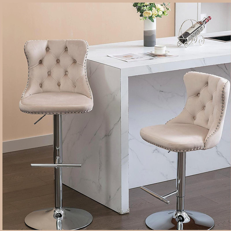 Tabourets de bar pivotants en velours à hauteur de siège réglable, tabourets de bar rembourrés modernes à base chromée avec dossier capitonné confortable, ensemble de 2