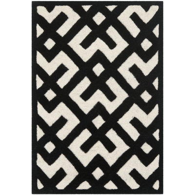 Tapis noir / ivoire en laine touffeté à la main à motif géométrique Teresita Sanaz