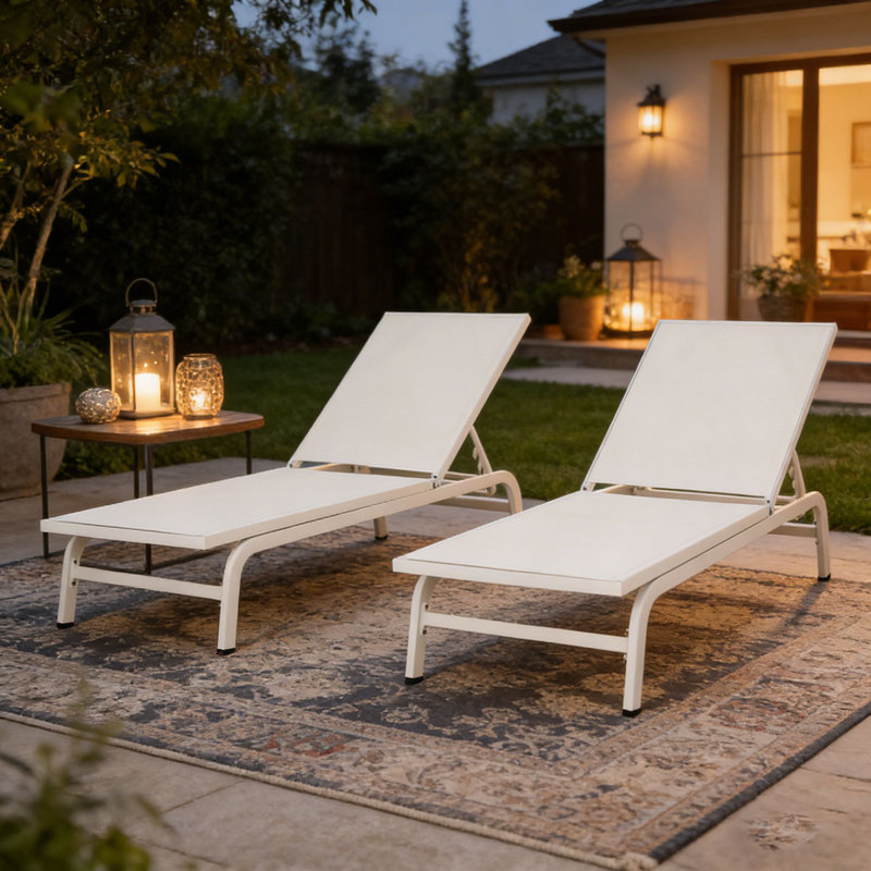 CHAISE LOUNGE