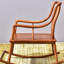 Chaise berçante décontractée en bois de rose