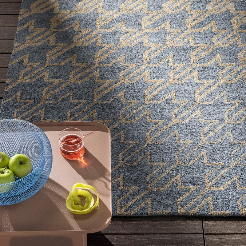 Area Rug in Washed Blue/Beige, Rectangle 4'7" x 6'7"