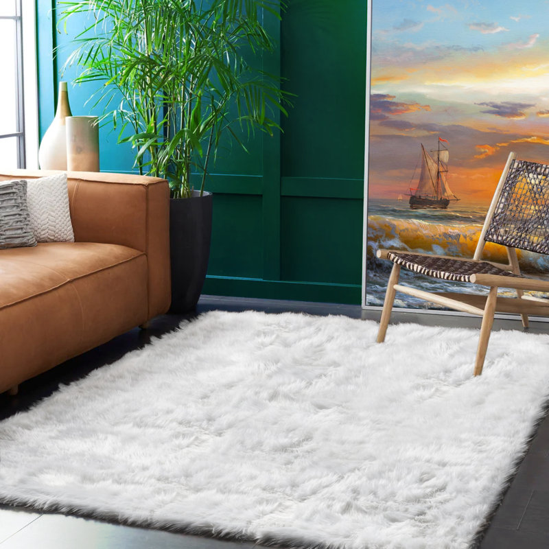 Tapis blanc à poils longs Haja Fluffy, Rectangle 5 pi x 6 pi 6 po