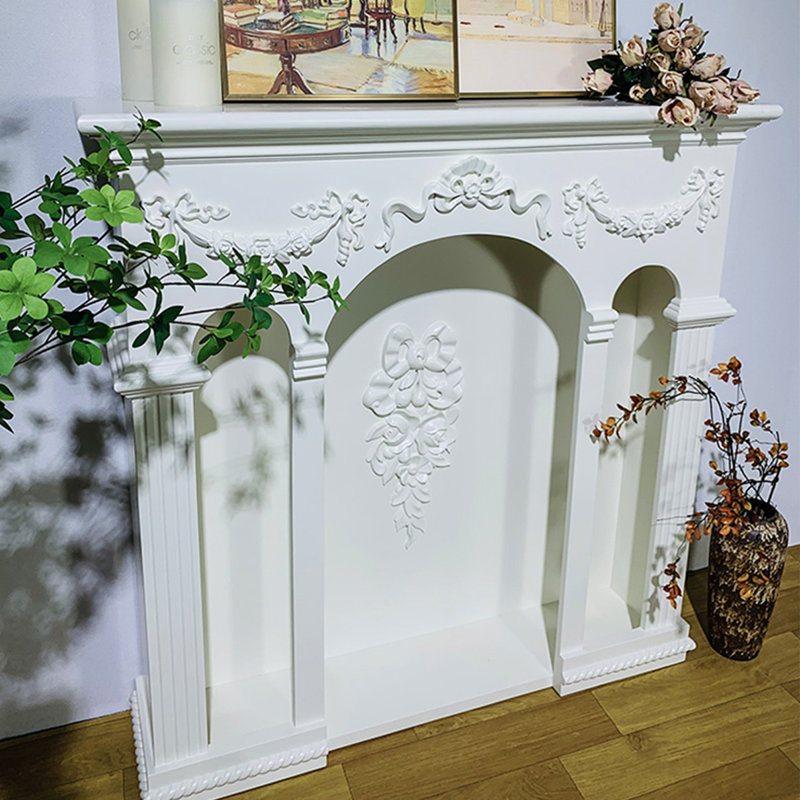 Foyer autoportant en bois massif beige