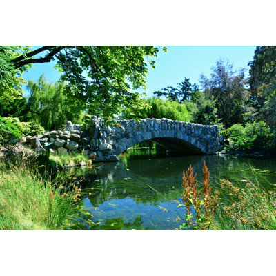 Le vieux pont de pierre