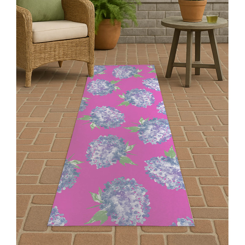 Hydrangea Love Decorative Outdoor Rug, Pink, Runner 2'6" x 8'
