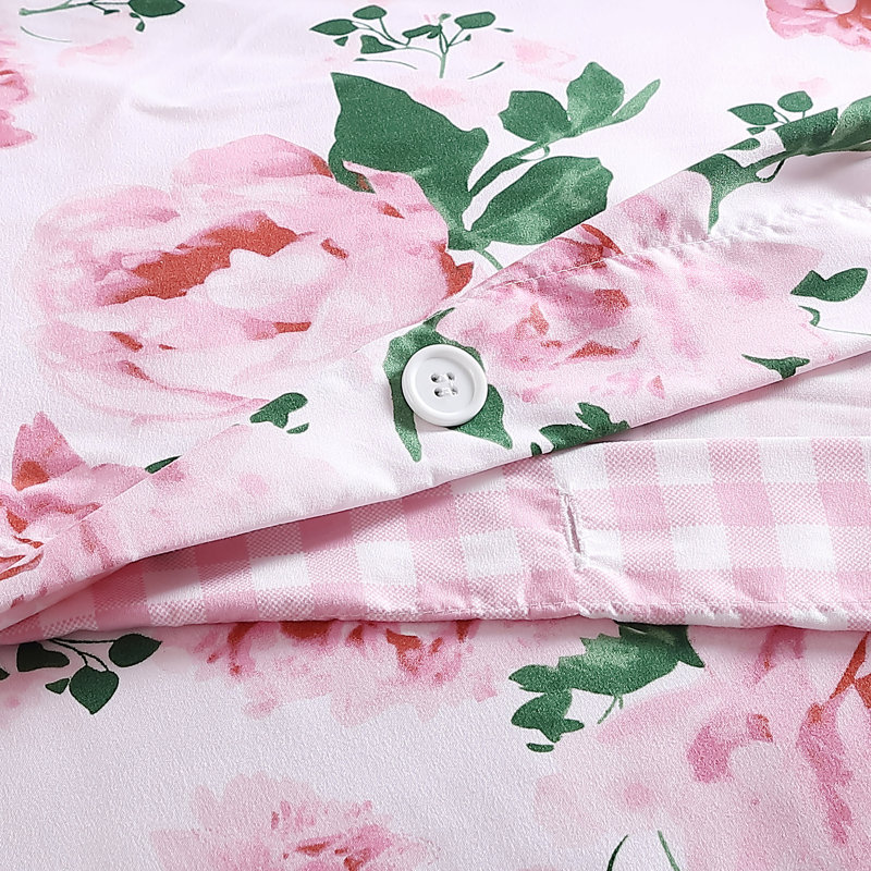 Betsey Johnson Blooming Roses Reversible Pink Duvet Cover Set, Queen Duvet Cover + 2 Standard Shams