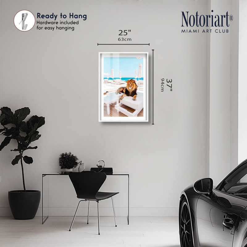 Coastal King Shadowbox Print par Notoriart, H 37 po x l 25 po, Blanc