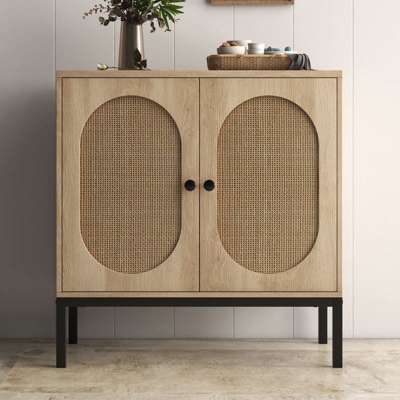 Buffet boho en rotin - rangement double couche, portes en rotin naturel, pieds en métal, console en bois pour le couloir, le salon, la cuisine - carré de couleur claire
