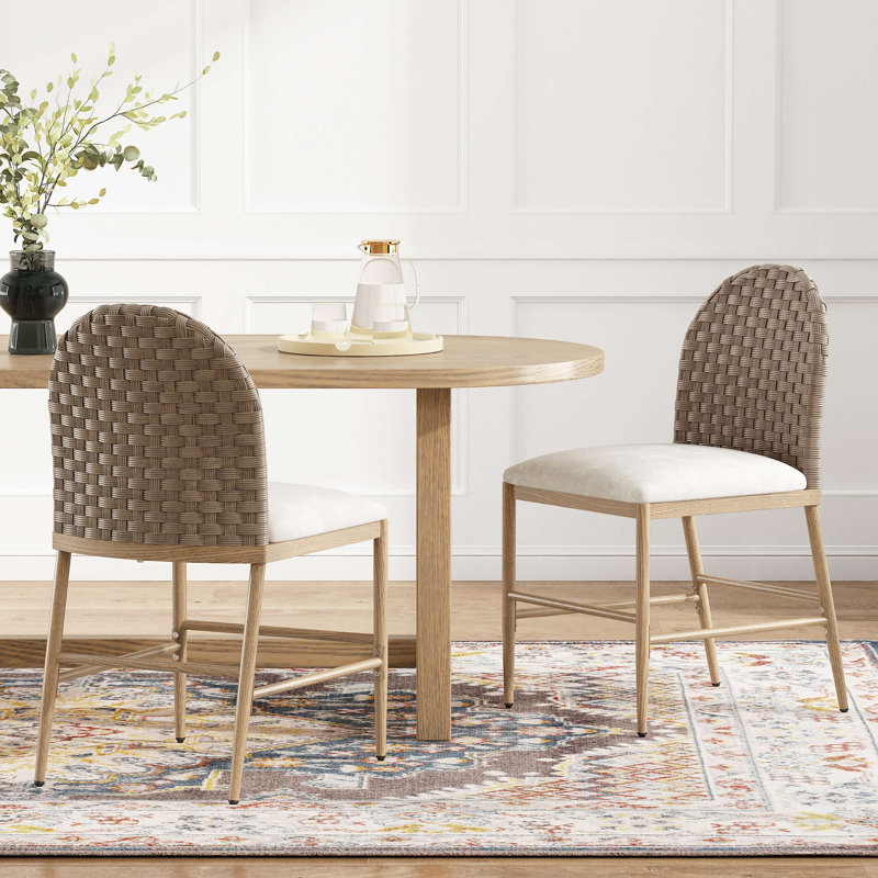 Chaise d'appoint rembourrée en fer avec dossier en rotin