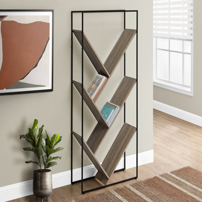 Bibliothèque moderne à 3 niveaux avec tablettes inclinées, parfaite pour le rangement et la présentation de bureau et de chambre à coucher.