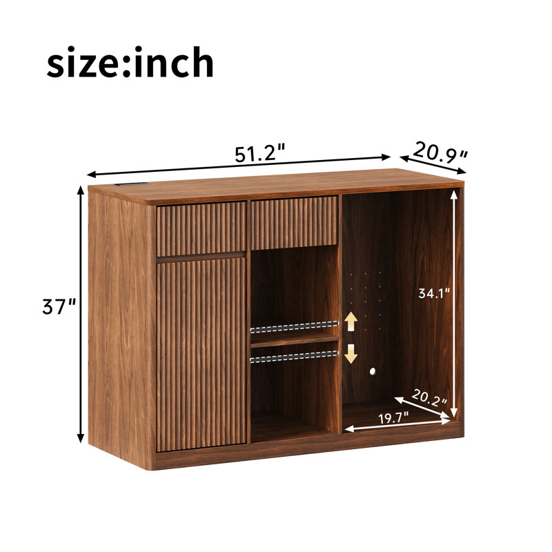 Armoire-bar moderne cannelée 51,2 "avec compartiment réfrigérateur, tablettes réglables et prises de courant intégrées, noyer