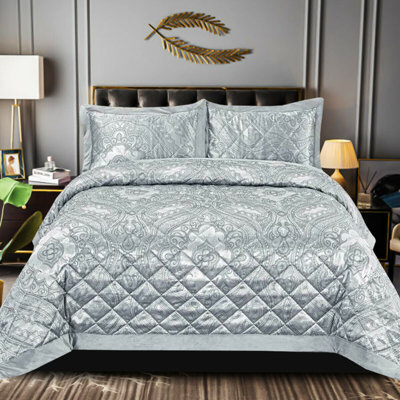 Shae No Pattern Bedspread