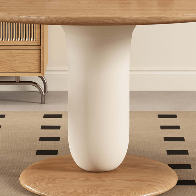 Table de salle à manger en bois massif de style français., H 29,5 po x L 51 po x l 51 po