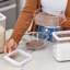 Petit contenant iDesign hermétique avec étiquette effaçable Peel 'N Place - idéal pour le comptoir de cuisine ou le rangement du garde-manger
