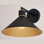 Applique murale d'extérieur contemporaine 1 lumière en noir et or mat 9,5 po H Stoneham, abat-jour en métal durable, compatible avec les DEL, conforme au ciel foncé, à utiliser pour la porte d'entrée de patio ou de garage