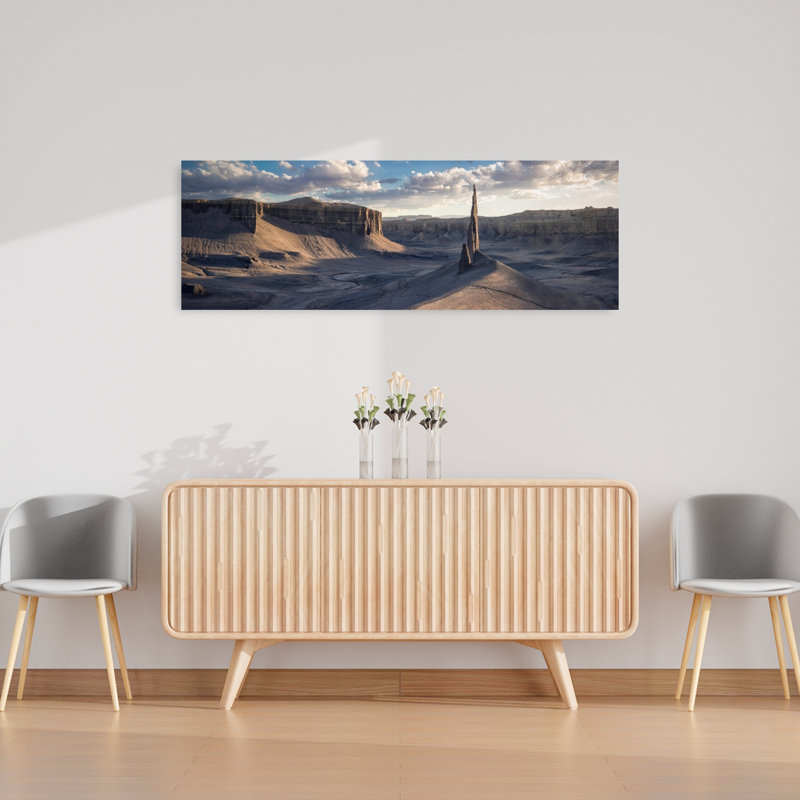Lone Desert Spire, paysage contemporain abstrait, art mural, H 16 po x l 48 po