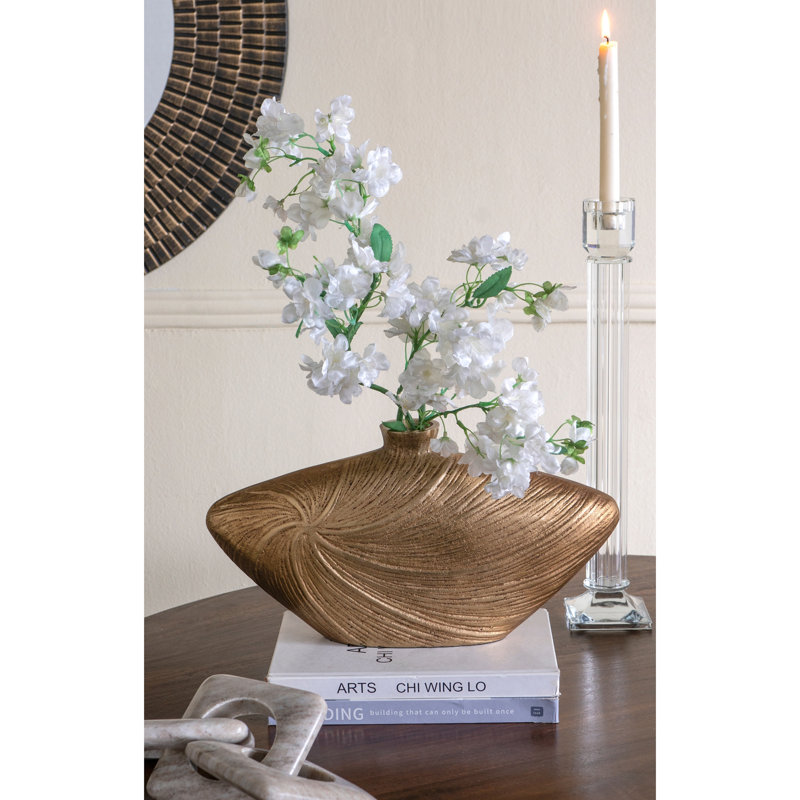 Vase décoratif au design contemporain