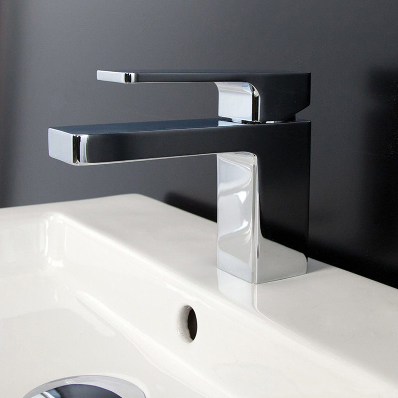 Eleganza Single Hole Bathroom Faucet, Polished Chrome