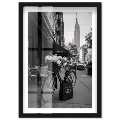Décoration murale mode vélo et fleurs dans NYC Shadowbox par Notoriart, cadre noir, H 16 po x l 11 po