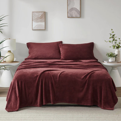 4 Pcs Full Sheet In Burgundy Hue - 100% , Ultra Soft And Comforting, Brushed On Both Sides For Velvet Smoothness, Includes Flat, Fitted Sheets 2 Pillowcases