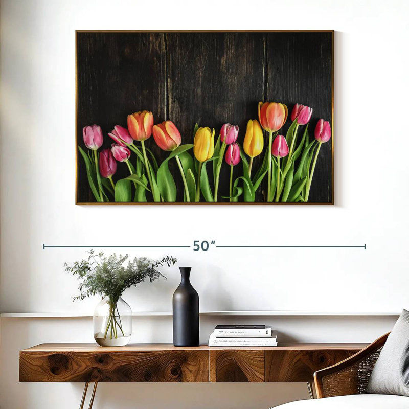 Tulipes sur bois, Cadre flottant doré, 43 po x 29 po