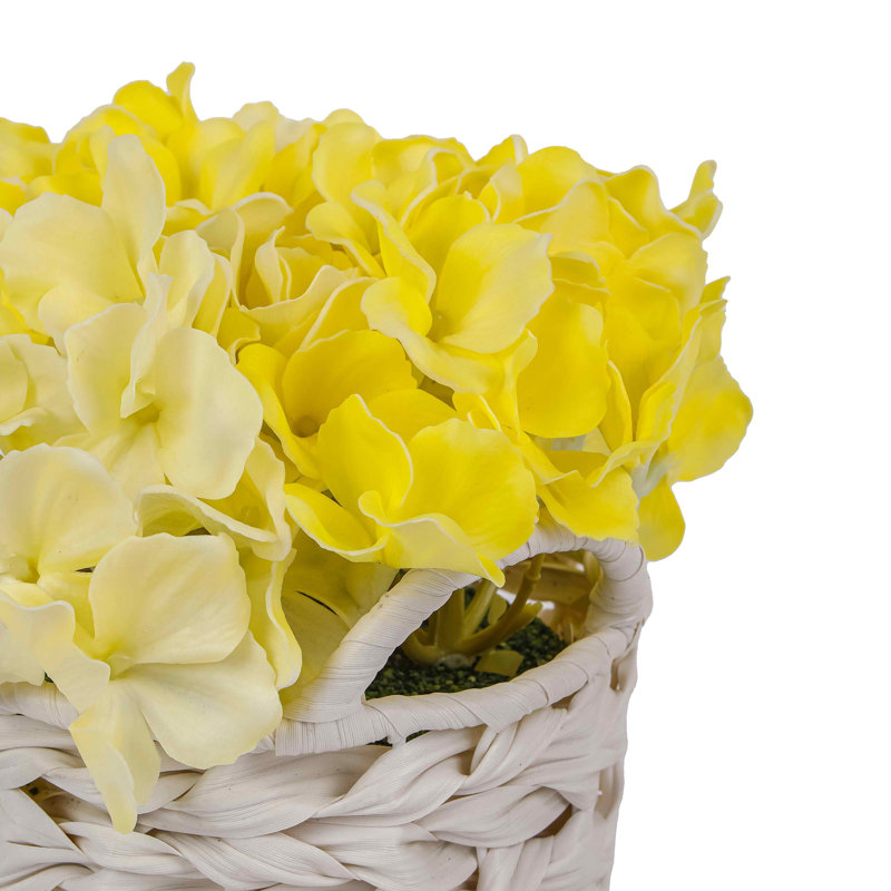 Bouquet d'hortensias dans un panier blanc, Jaune clair