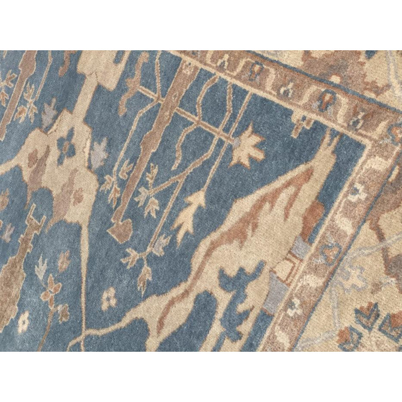 Saphyre Oriental Area Rug in Blue